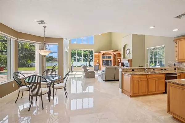 Davie, FL 33328,10372 N Lake Vista Cir