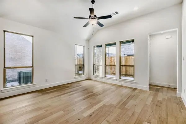 609 Damsel June Street, Lewisville, TX 75056