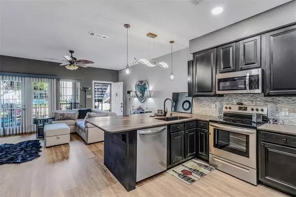 Tool, TX 75143,1933 Island Circle #B106