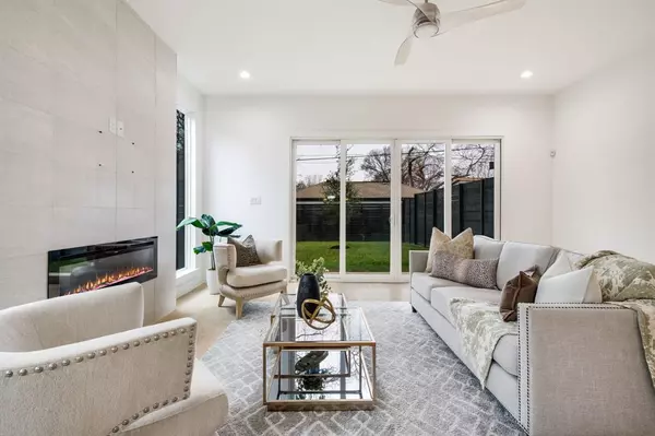 Dallas, TX 75223,807 S Glasgow Drive