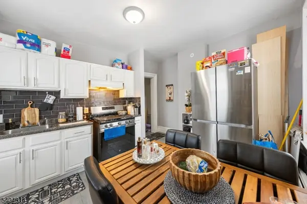 Newark City, NJ 07107,267 6th Ave W