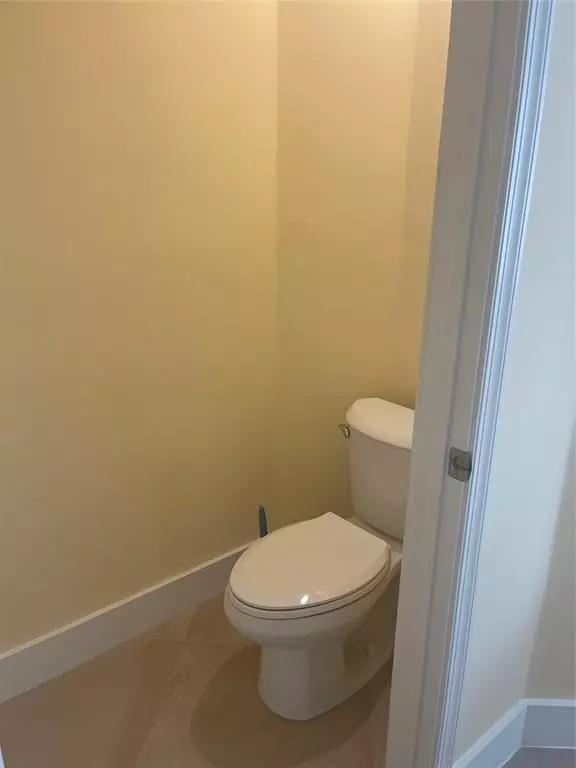 Plantation, FL 33317,139 NW 72nd Ave