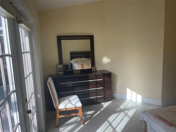 Plantation, FL 33317,139 NW 72nd Ave