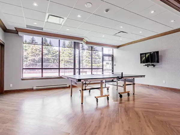 100 Observatory LN #806, Richmond Hill, ON L4C 1T4