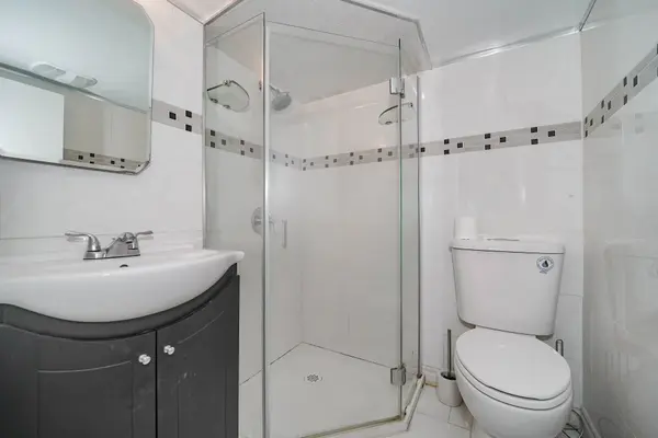 48 Eileen AVE, Toronto W03, ON M6N 1V4