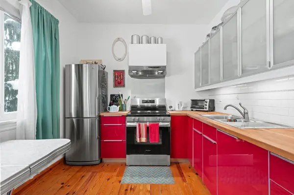 138 Arthur ST N, Guelph, ON N1E 4V2