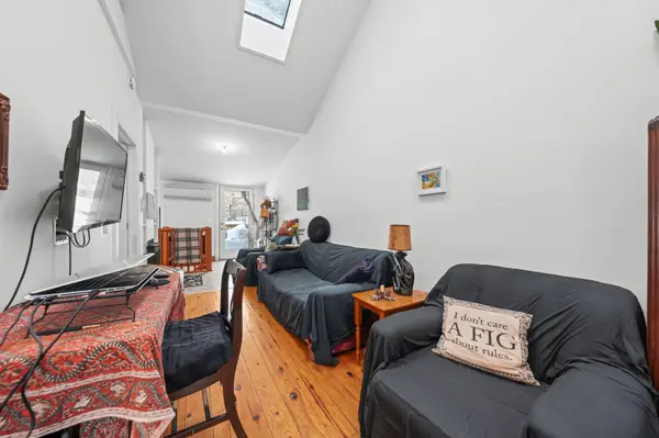 138 Arthur ST N, Guelph, ON N1E 4V2