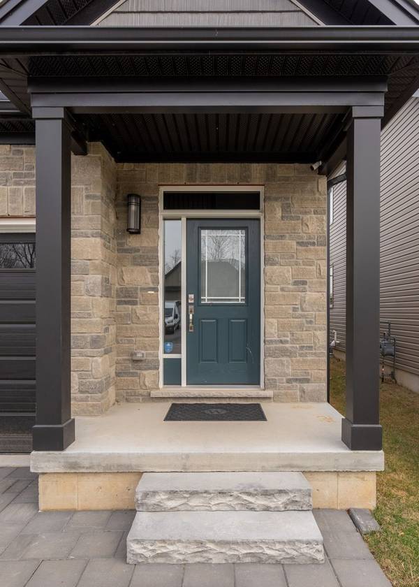 30 Compass TRL #Upper, Central Elgin, ON N5L 0B4