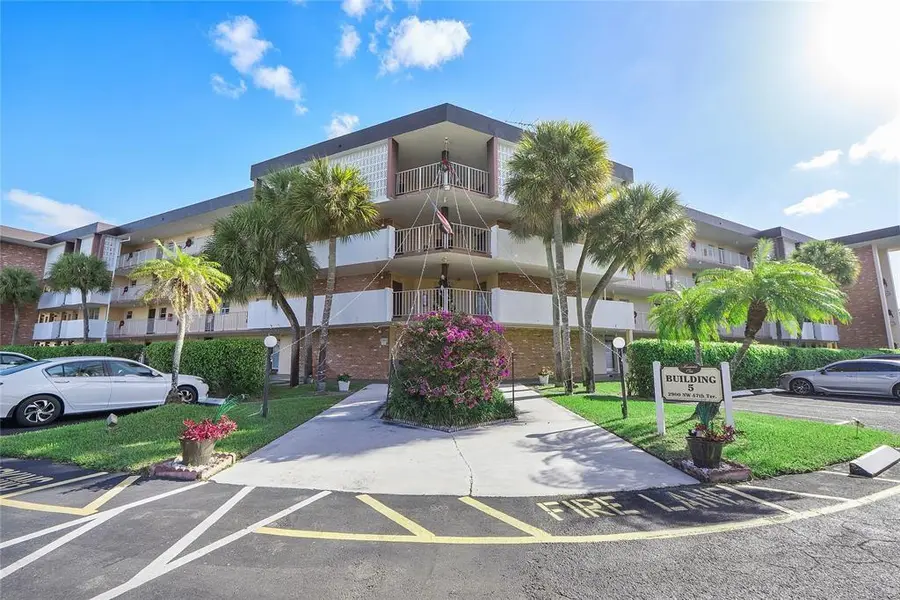 2900 NW 47th Ter #304, Lauderdale Lakes, FL 33313