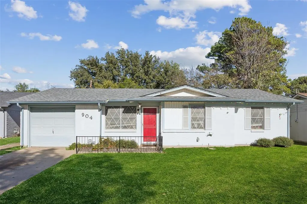 Bedford, TX 76022,904 Nelson Terrace