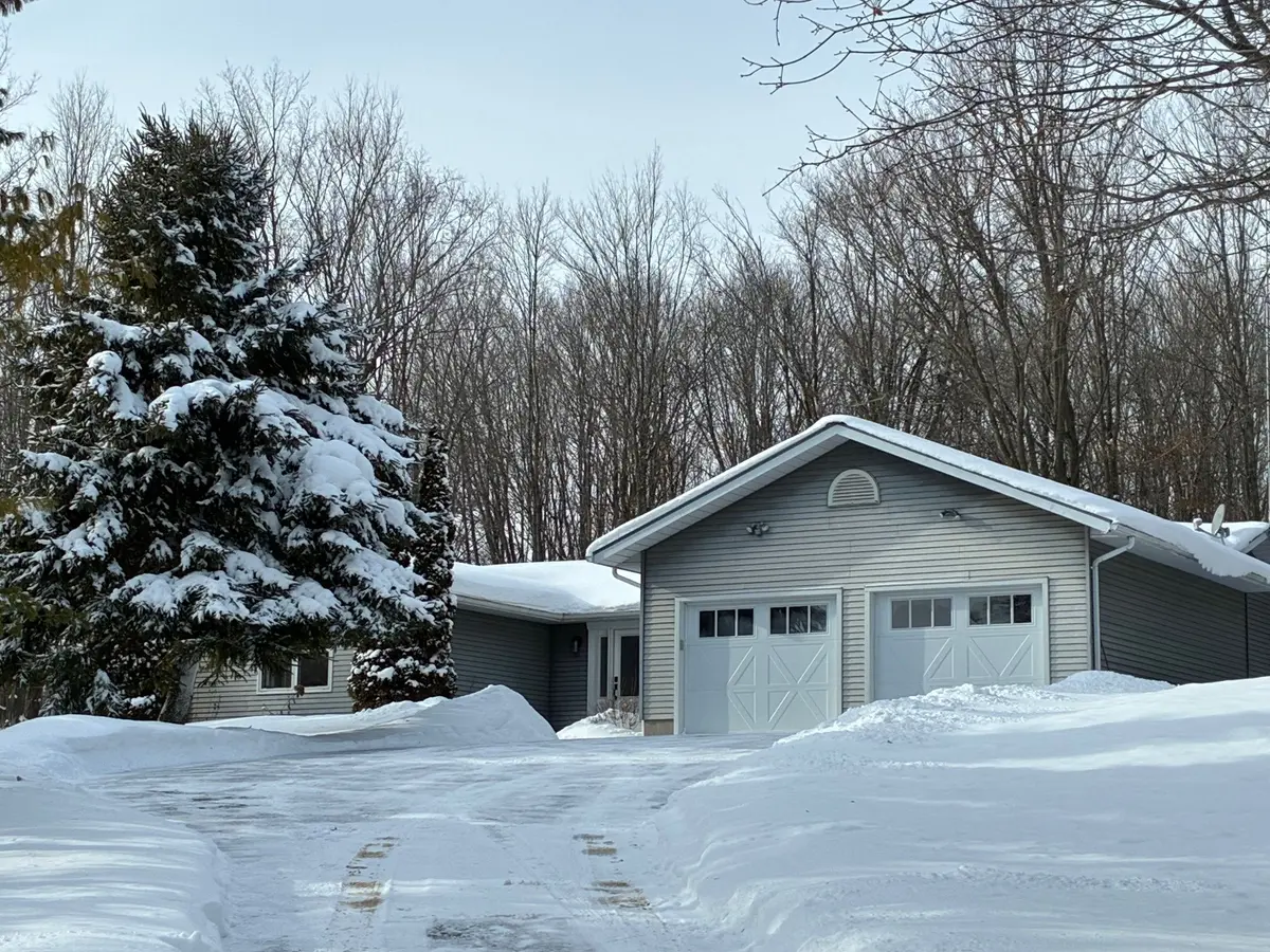 4469 Larry York RD, Frontenac, ON K0H 1H0