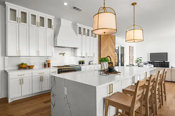 Dallas, TX 75229,10424 Remington Lane