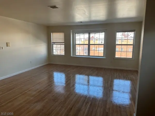 412 W Grand St, Elizabeth City, NJ 07202