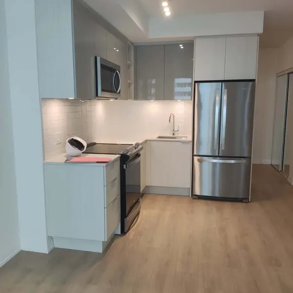 Toronto C10, ON M4S 0E4,50 Dunfield AVE #1012