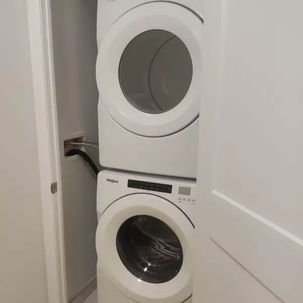 Toronto C10, ON M4S 0E4,50 Dunfield AVE #1012