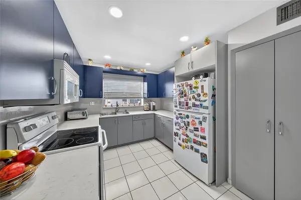 Sunrise, FL 33322,10145 Sunrise Lakes Blvd #406