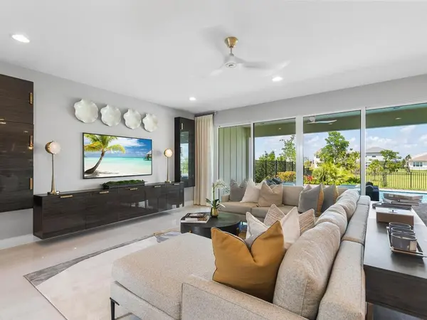 Loxahatchee, FL 33470,1345 Harvester Xing