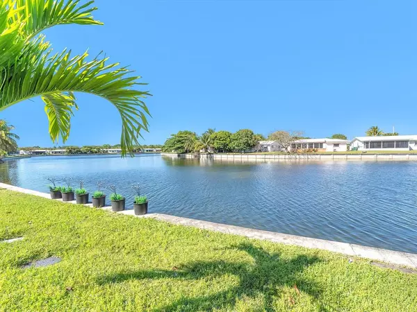 Tamarac, FL 33321,5702 NW 84th Ave