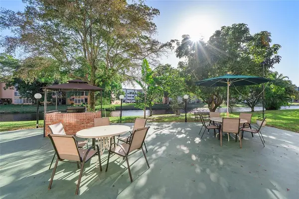 Lauderdale Lakes, FL 33313,2900 NW 47th Ter #304