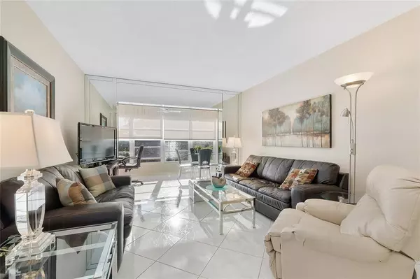 Lauderdale Lakes, FL 33313,2900 NW 47th Ter #304