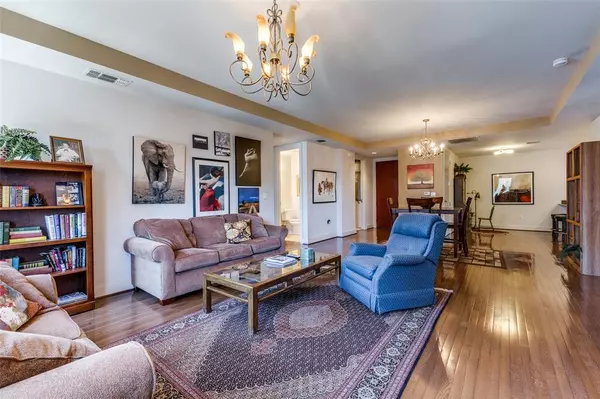 Dallas, TX 75201,1505 Elm Street #1401