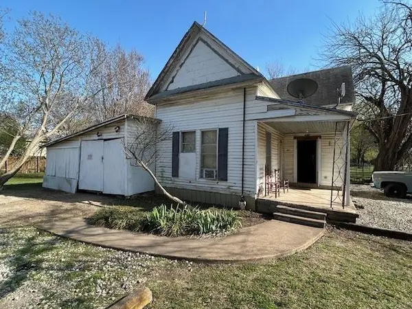 Whitewright, TX 75491,401 E Spruce Street