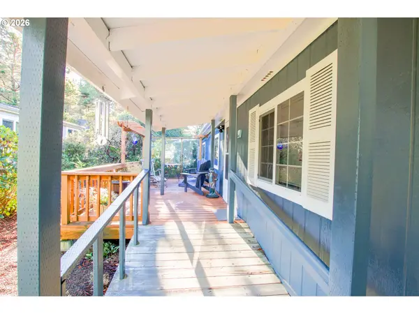 135 43RD WAY, Florence, OR 97439