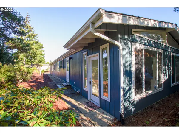 135 43RD WAY, Florence, OR 97439