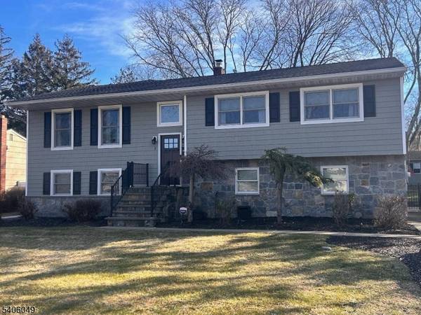 2 Holderith Rd, West Caldwell Twp., NJ 07006
