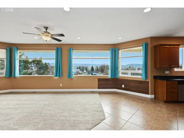 340 NE 7TH ST, Dufur, OR 97021