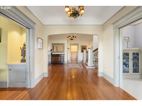 1960 SW 16TH AVE, Portland, OR 97201