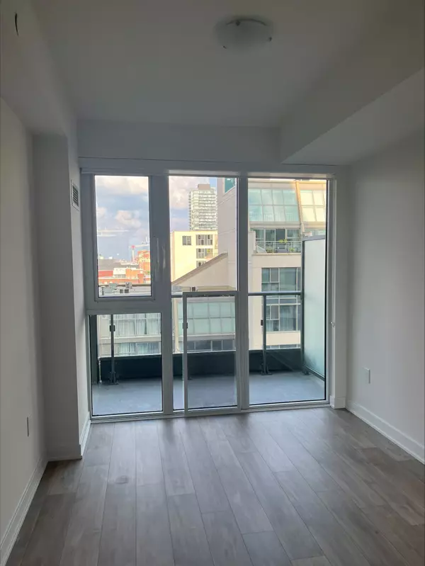 Toronto C08, ON M5A 2C7,60 Princess ST #918 SE