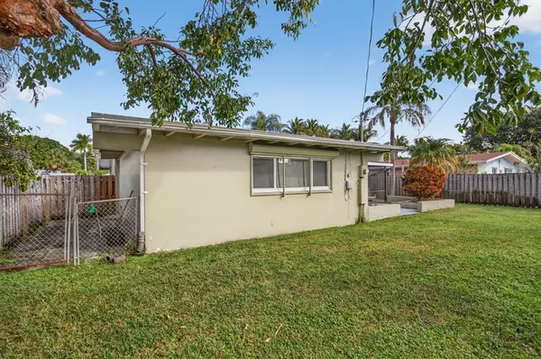 Pompano Beach, FL 33060,1432 SE 2nd St