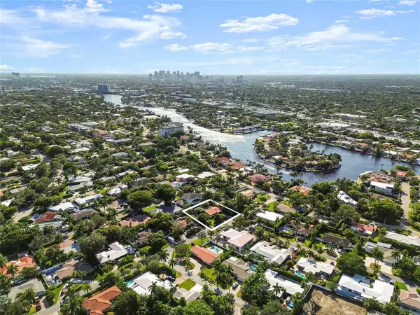 2530 NE 24th St, Fort Lauderdale, FL 33305