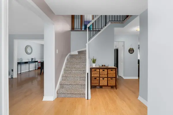 70 Lillian CRES, Barrie, ON L4N 5H7