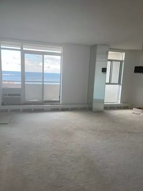 5250 Lakeshore RD #1808, Burlington, ON L7L 5L2