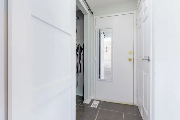 40 Silvercreek Pkwy #1, Guelph, ON N1H 7X5