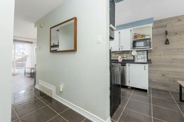 40 Silvercreek Pkwy #1, Guelph, ON N1H 7X5