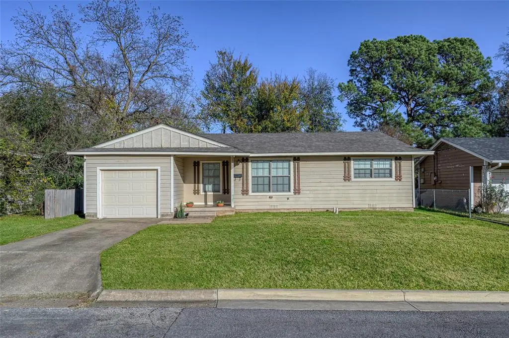 Sherman, TX 75092,1517 N Highland Avenue