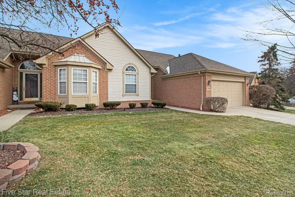 Commerce Twp, MI 48390,136 Shore Brook LN