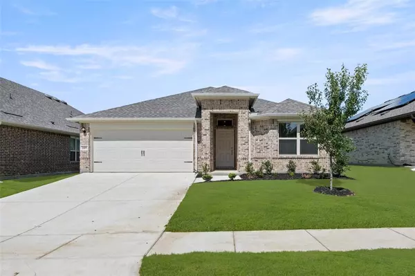 2109 Hickory Lane, Aubrey, TX 76227