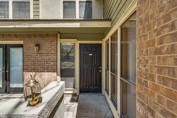 Dallas, TX 75243,9611 Walnut Street #1106