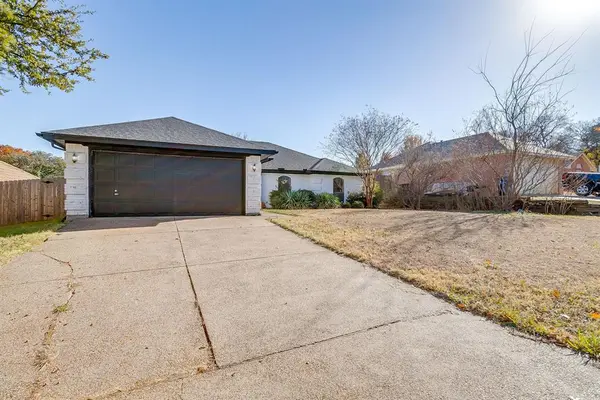 Burleson, TX 76028,104 Sandlewood Lane