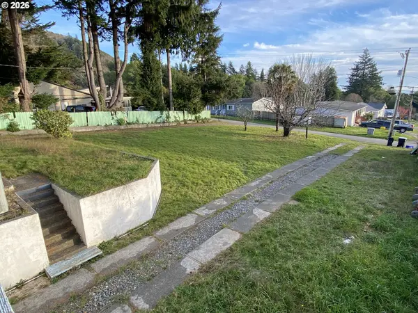 97987 COURT ST ST, Brookings, OR 97415