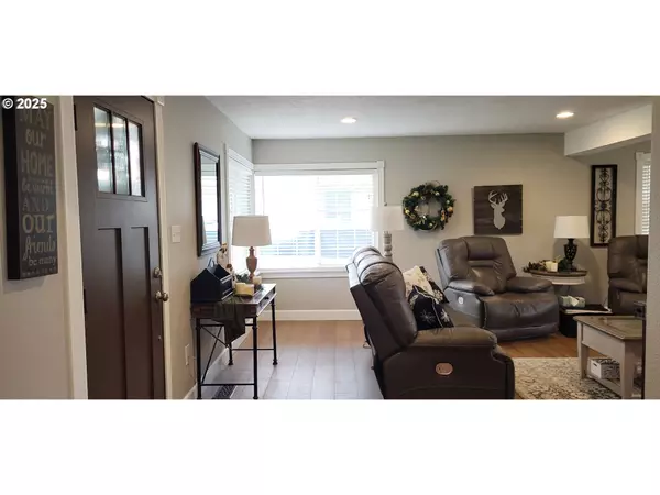 Milton Freewater, OR 97862,113 SE 3RD AVE