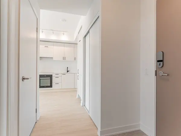 1 Quarrington LN #1618, Toronto C13, ON M3C 0S4