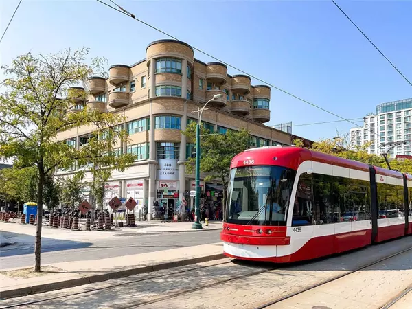 Toronto C01, ON M5T 1N9,8 Oxford ST #306