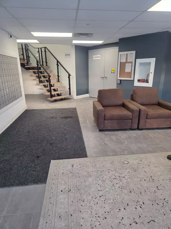 Toronto E10, ON M1E 2N6,1 FALAISE RD #421