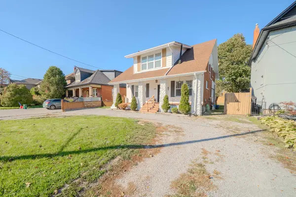 296 King ST E, Oshawa, ON L1H 1C8