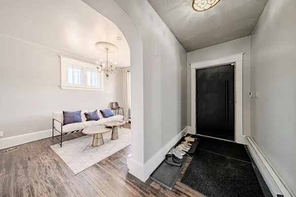 296 King ST E, Oshawa, ON L1H 1C8